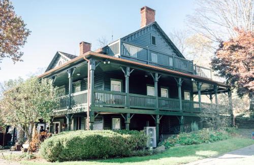 Glenwood Cama Y Desayuno | Fox & Bear Lodge