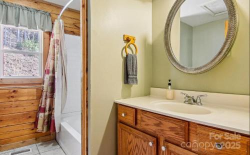 Bryson City Casa | Fox Creek Cabin 2: Creekside Cabin in the Smoky Mountains!