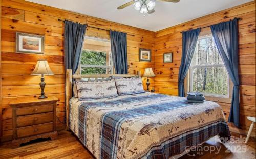 Bryson City Casa | Fox Creek Cabin 2: Creekside Cabin in the Smoky Mountains!