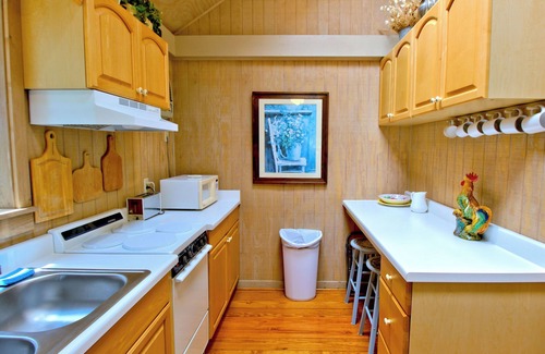 Canton Cabina | Fox Creek - Secluded Cabin with Hot Tub - New Owner!