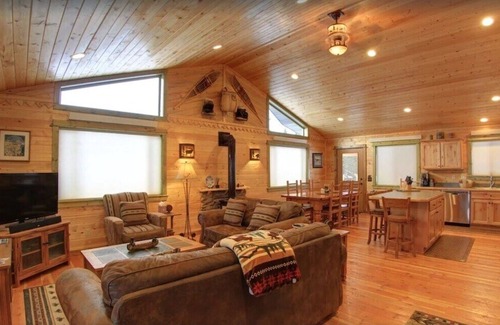 Lazy Acres Casa | Fox Den Lodge