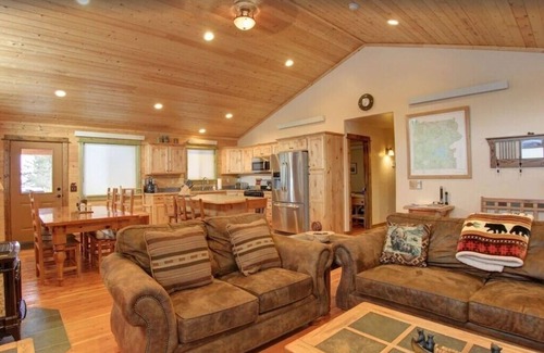 Lazy Acres Casa | Fox Den Lodge