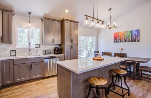 Florissant Casa | Fox Den - Modern Mountain Home