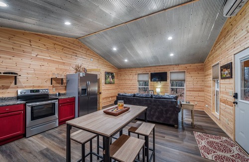 Fort Payne Cabina | Fox Hole-cozy cabin in the woods w/hot tub & fire pit