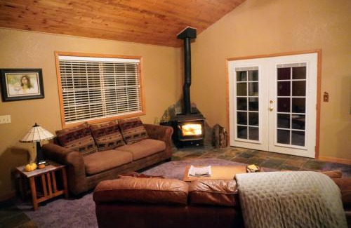 Indian Mountain Casa | Fox Hole Serene Secluded Private Cabin Hot Tub