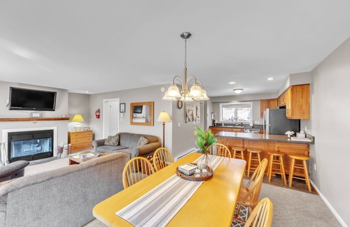 North Creek Casa | Fox Lair 29l - Cozy End Unit With Mountain Views 2 Bedroom Townhouse by The Summit at Gore Mountain