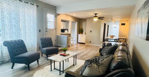 St. Charles Apartamento | Fox Loft Above the Bars Below the Stars