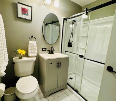 St. Charles Apartamento | Fox Loft Above the Bars Below the Stars