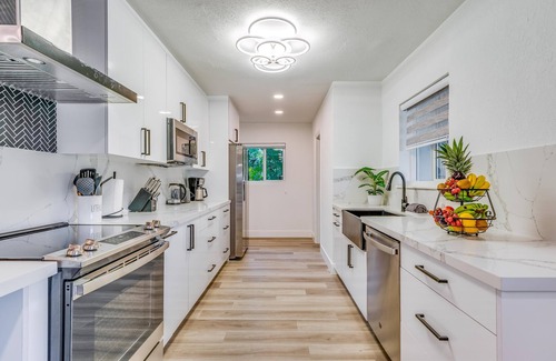 Croissant Park Casa | Fox Private Resort- Near Downtown & Beach