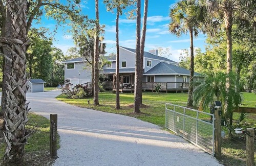 Jupiter Casa | Fox Ranch Estate on 2. 5 Acres in Jupiter, Game Room, Perfect for large groups