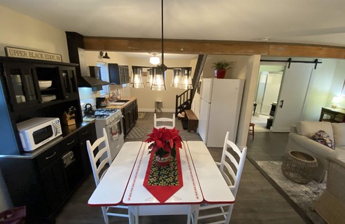 Bridgeton Townshp Cabaña | Fox Ridge Cottage! Pets welcome!