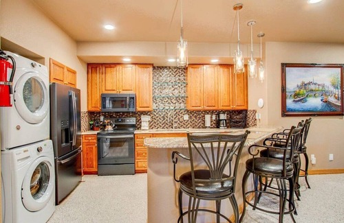 Colorado Springs Casa | Fox Run, Lux Private Suite Nature Views Aplus Spot