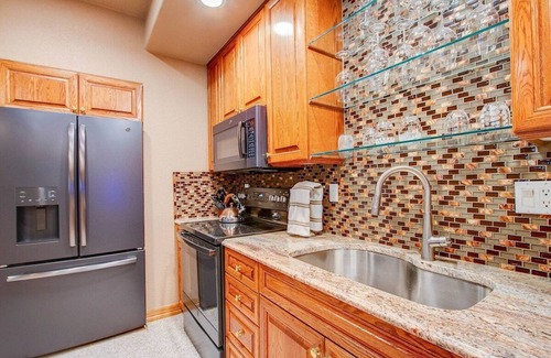 Colorado Springs Casa | Fox Run, Lux Private Suite Nature Views Aplus Spot