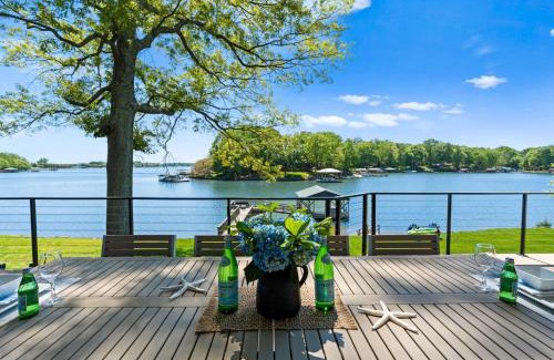 Westport Casa | Fox Run w/Heated Pool & Optional Boat Rental