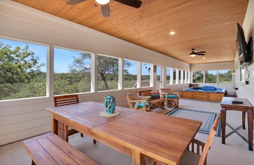 Canyon Lake Casa | Fox Trot
