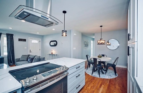 St. Charles Casa | Fox Valley Farmhouse Overlooking The Fox River!