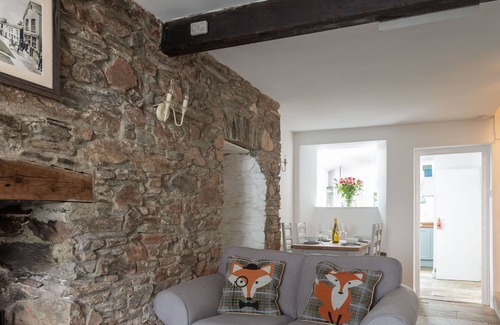Malborough Cabaña | FOXBEAR, pet friendly, character holiday cottage in Malborough