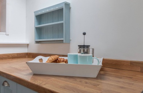 Malborough Cabaña | FOXBEAR, pet friendly, character holiday cottage in Malborough