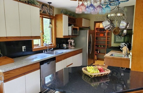 Glasgo Casa | Foxwoods, Historic Mystic, Misquamicut Beach, Block Island! AMAZING LOCATION!