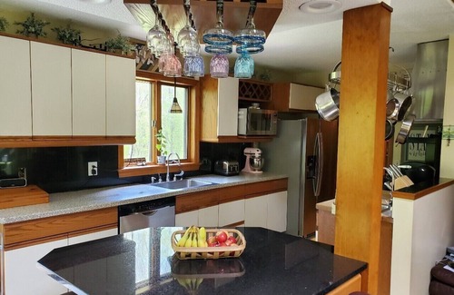 Glasgo Casa | Foxwoods, Historic Mystic, Misquamicut Beach, Block Island! AMAZING LOCATION!