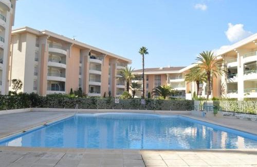 Frejus Port Apartamento | Fréjus: Appt 2P, 5 pers, Piscine, Plage à 150m, Parking, Animaux OK - FR-1-226A-357