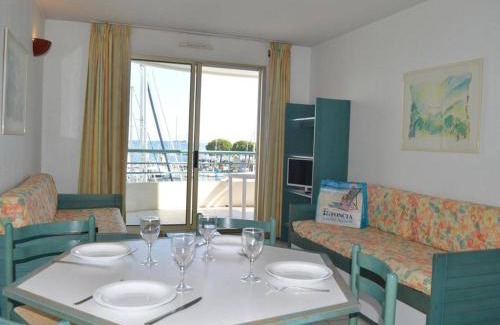 Frejus Port Apartamento | Fréjus: Appt 2P, 5 pers, Piscine, Plage à 150m, Parking, Animaux OK - FR-1-226A-357