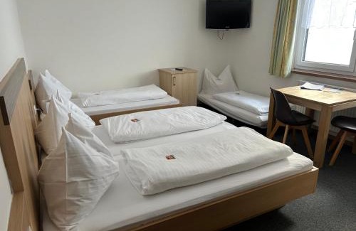 Gleiming Cama Y Desayuno | Frühstückspension Auer - Haus Kargl