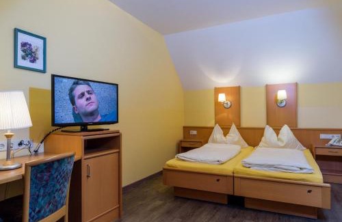 Graz-Straßgang Casa | Frühstückspension Meyer, Familie Orthacker