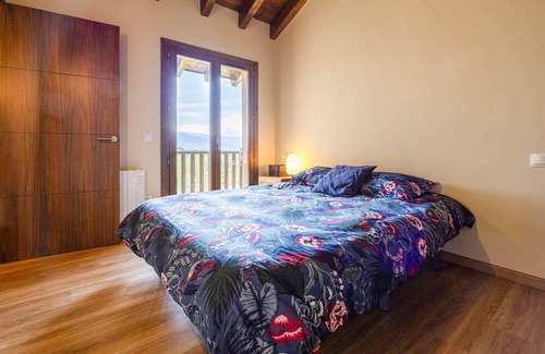 Angoustrine Casa | Family friendly in a Quaint Village + Lovely Views