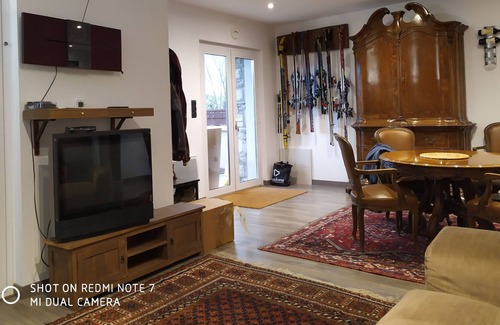 Angoustrine Apartamento | Apartamento en Agoustrine, Llivia, con vistas la rio.
