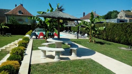 Beaujeu-Saint-Vallier-Pierrejux-et-Quitteur Casa | Le Domaine des Papillons