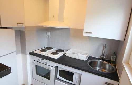 Saint-Martin de Brehal Cabaña | Casa adosada con terraza, barbacoa, aparcamiento y WiFi en Bréhal