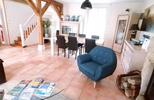 La Chapelle-Saint-Martin-en-Plaine Casa | Homerez - Casa para 9 pers. con jardín en La Chapelle-Saint-Martin-en-Plaine