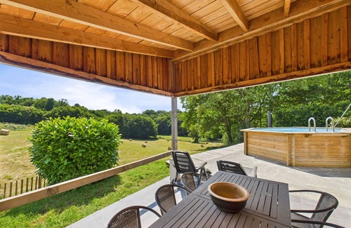 Rouffignac-Saint-Cernin-de-Reilhac Casa | En el corazón de la Dordoña, casa para 6, piscina