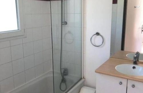 Saint-Geniez-d'Olt Apartamento | Apartment in a 3*** tourist residence with swimming pool