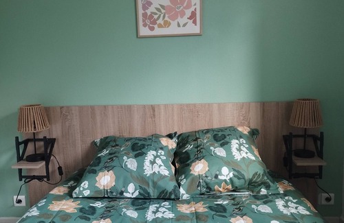 Saint-Geniez-d'Olt Apartamento | Apartment in a 3*** tourist residence with swimming pool