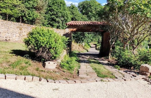 Saint-Hilaire-Cusson-la-Valmitte Casa | Homerez - Casa en Saint-Hilaire-Cusson-la-Valmitte