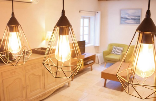 Saint-Hippolyte-le-Graveyron Cabaña | Gîte BASILIC