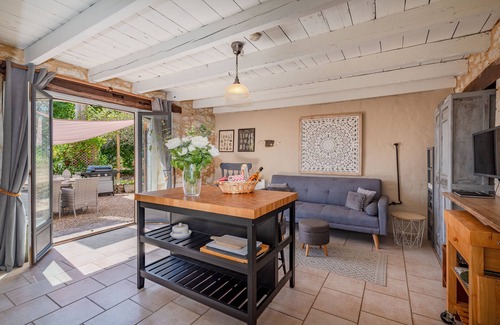 Sainte-Eulalie-d'Eymet Apartamento | Beautiful pigeonnier tower gite in rural french setting with pool. Very peaceful