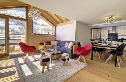 Le Bettaix Chalet De Esquí | Chalet moderno con sauna cerca de las pistas