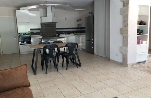 Saint-Maximin-la-Sainte-Baume Apartamento | Holiday rent in a provencal house. Capacity: 2/4 people