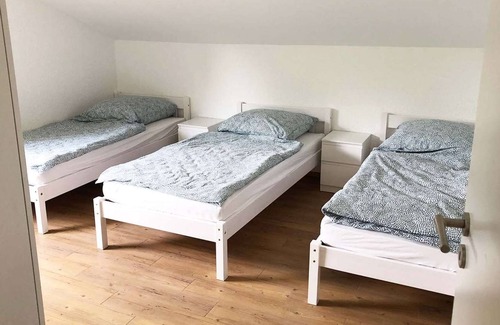 Egelsbach Apartamento | Fr04 Ferienwohnung mit Sat-tv, Küche & Wlan
