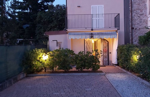 Massa Casa | Fra Mari, Monti, Castelli