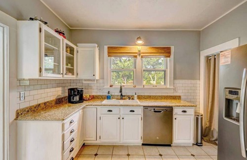 Sheridan Casa | Frackelton Getaway | Fire Pit, Charming & Cozy Retreat