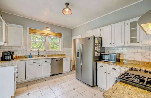 Sheridan Casa | Frackelton Getaway | Fire Pit, Charming & Cozy Retreat