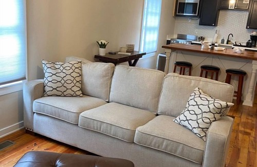 Clemson Cabaña | Frank Howard 111’s Farmhouse