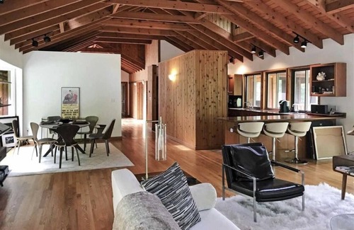 Mount Tremper Casa | "Frank Lloyd Wright" Catskills Mountain Yoga-Spa Retreat en 15 acres