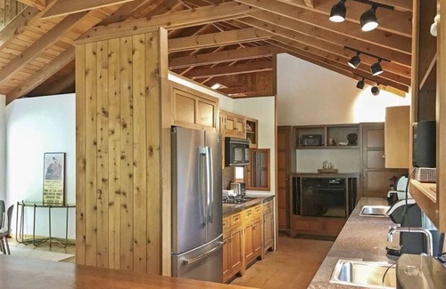 Mount Tremper Casa | "Frank Lloyd Wright" Catskills Mountain Yoga-Spa Retreat en 15 acres