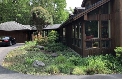 Mount Tremper Casa | "Frank Lloyd Wright" Catskills Mountain Yoga-Spa Retreat en 15 acres