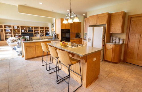 Brookfield Casa | Frank Lloyd Wright-inspired stay minutes from MKE